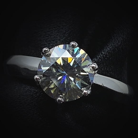 Tiffany&Co 14k 2 Carat Lab Diamond Engagement Ring - Picture 3 of 16